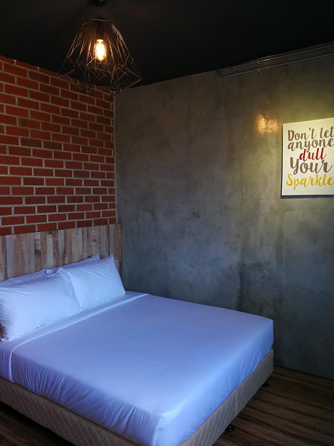 The Rise Room กัวลาตรังกานู ภายนอก รูปภาพ A room at the hotel