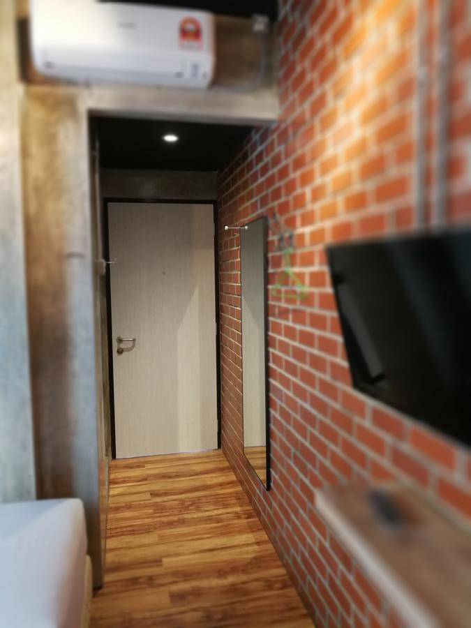 The Rise Room กัวลาตรังกานู ภายนอก รูปภาพ A corridor in a house