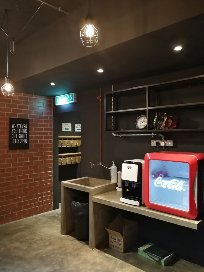 The Rise Room กัวลาตรังกานู ภายนอก รูปภาพ The interior of a typical Starbucks store