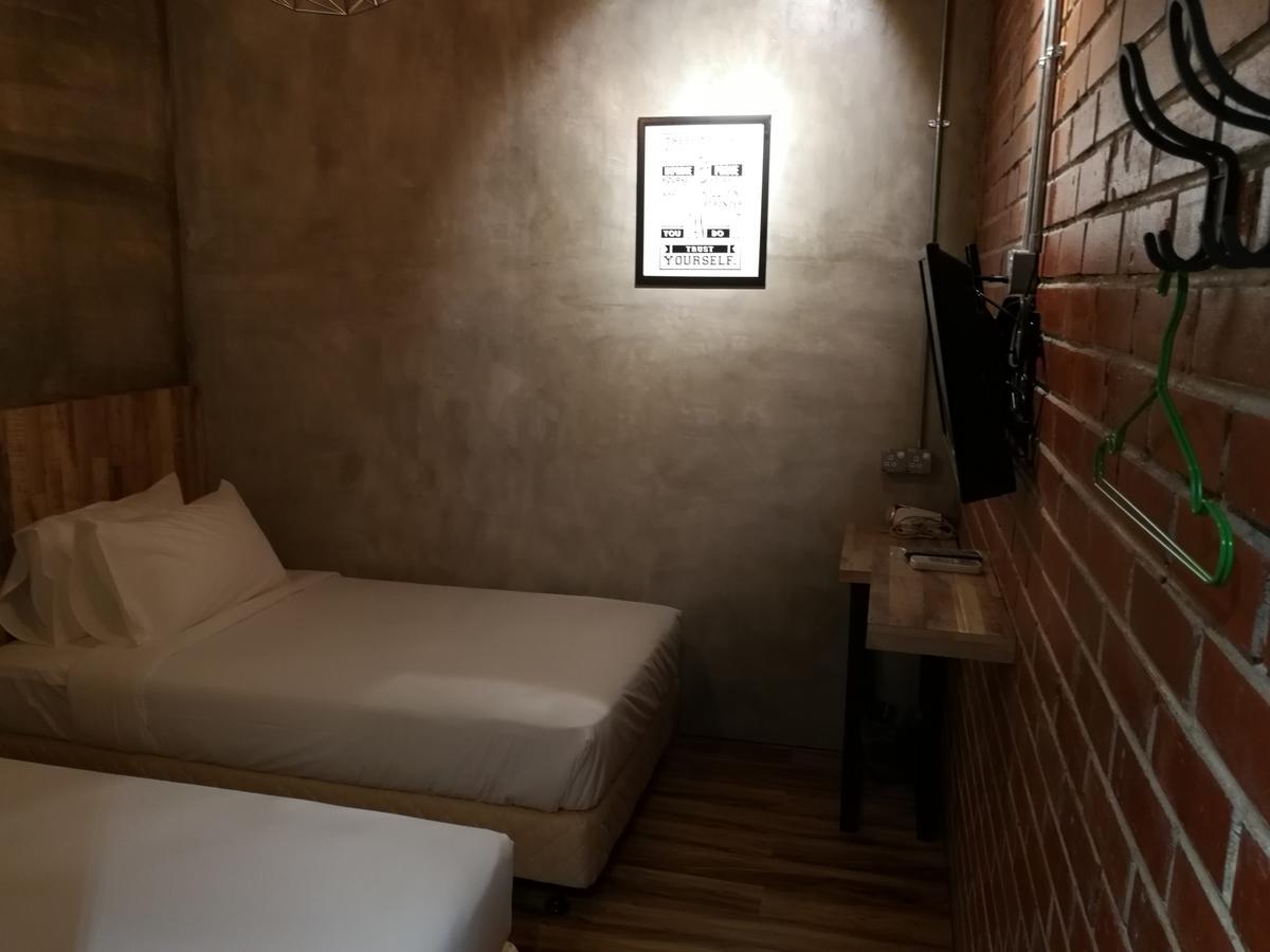 The Rise Room กัวลาตรังกานู ภายนอก รูปภาพ A room at the hotel