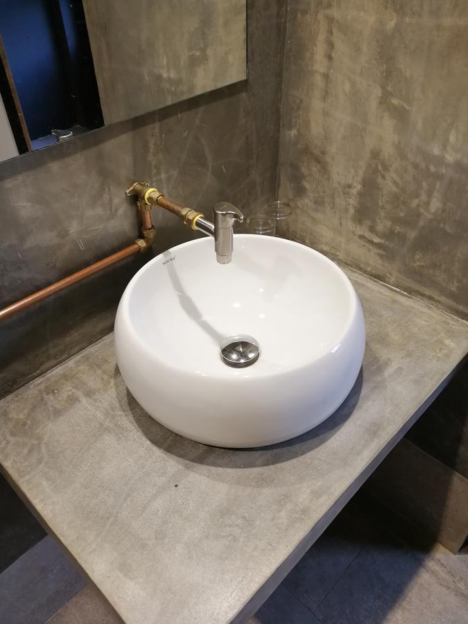The Rise Room กัวลาตรังกานู ภายนอก รูปภาพ A washbasin